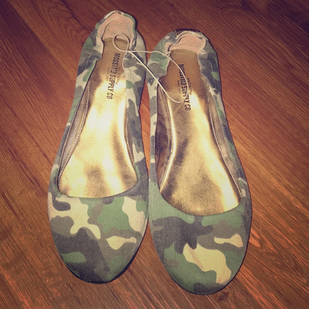 Camo flats